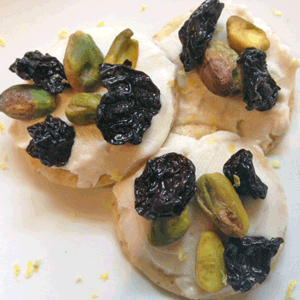 Crackers with Cream Cheese, Pistachios and Dried Cherries