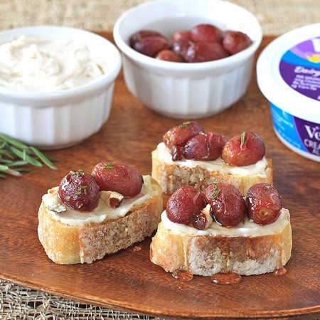 Rosemary Roasted Grapes and Honey Cream Cheese Crostini